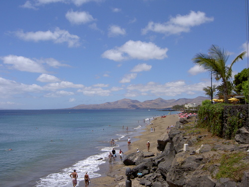 La Palma Urlaub - buchen Sie Urlaubsangebote auf La Palma - avenida grande islas canarias kanaren lanazrote meer palmen playa puerto del carmen spanien strand.