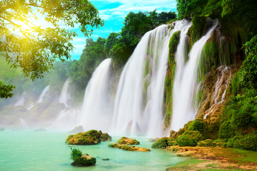 Urlaub Vietnam - Last Minute Reisen Vietnam günstig buchen - Wasserfall baum beautiful binnensee china copy-space fluß foliage forest frische luft grün hell hintergrund landesgericht laub leaf licht maghreb nass natürlich outdoors pool rays regen schönheit sonne sonnenschein sonnenstrahl sonnig sunlight tage tropisch umwelt urwald vietnam wasser wild.