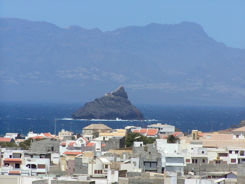 Urlaub Kap Verde - Last Minute Reisen Kap Verde günstig buchen - antao atlantik berge cesaria evora fels fernreisen kapverden kapverdische inseln mindelo ozean sao vicente stadt urlaub wasser.