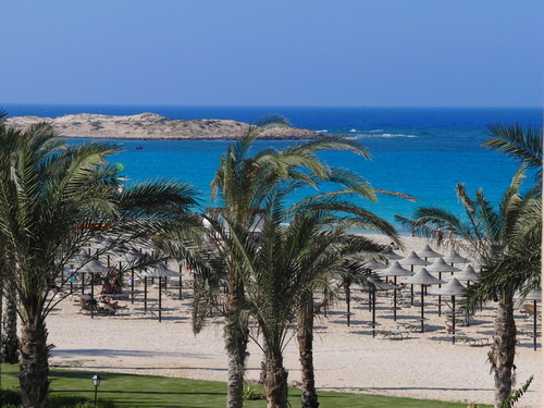 Urlaub Marsa Alam - Last Minute Reisen Ägypten günstig buchen - agressivität brava dorf am meer dorfbrunnen experimentieren marsa meer strand stranden ägypten.