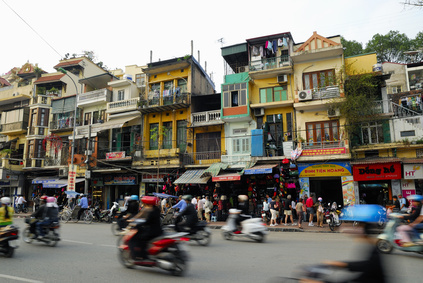 Hanoi - Hotels und Flüge nach Hanoi (Vietnam) günstig buchen - Hanoi, Vietnam, ASien, Hauptstadt, Straße, Verkehr.