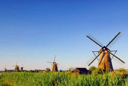 Urlaub in den Niederlanden - Architektur ackerbau alt anblick beauty blau energie environmental erbschaft european feld fluß frühling generator geschichte himmel holland holländischer idyllisch jahrgang kinderdijk klinge kräfte kultur landschaft landschaftlich landschaftsbild ländle mühlen natur niederlande outside picturesque rustikal sommer szene szenerie traditional turbinen umwelt vergangenheit wasser wind windmill ökologie.