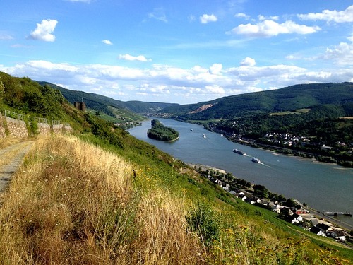 Attraktive Ziele für Flusskreuzfahrten - River, Fluß.