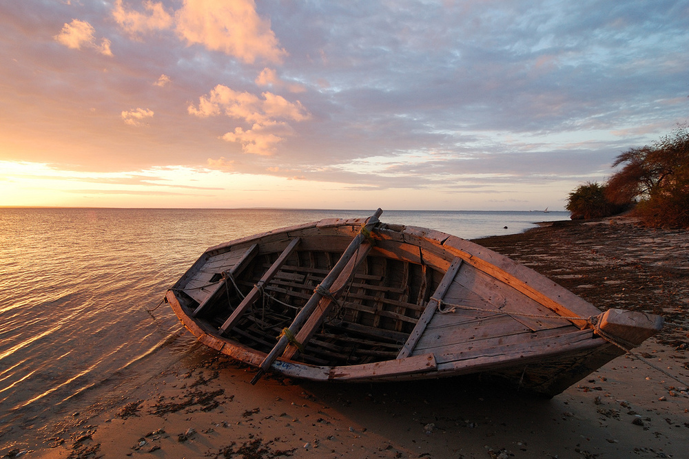 Top 10 der Reiseziele für 2015 - another great sunset at ibo sonnenaufgang sonnenuntergang mosambik Moçambique Mosambique afrika küste boot meer strand.