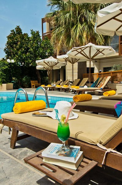 Minos Hotel in Rethymno, Chania (Kreta) Pool