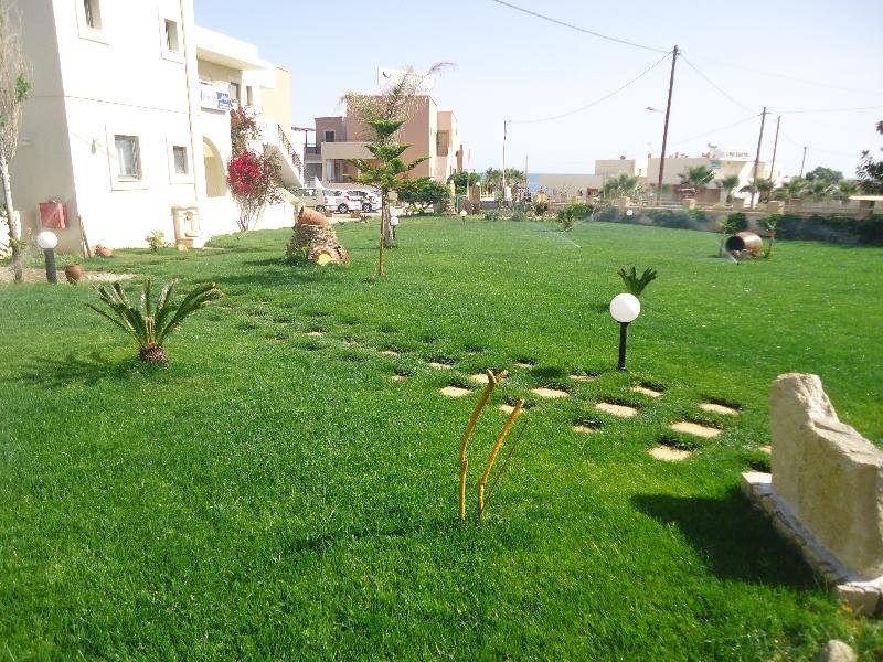 Almyra Apartments in Sfakaki, Heraklion (Kreta) Garten