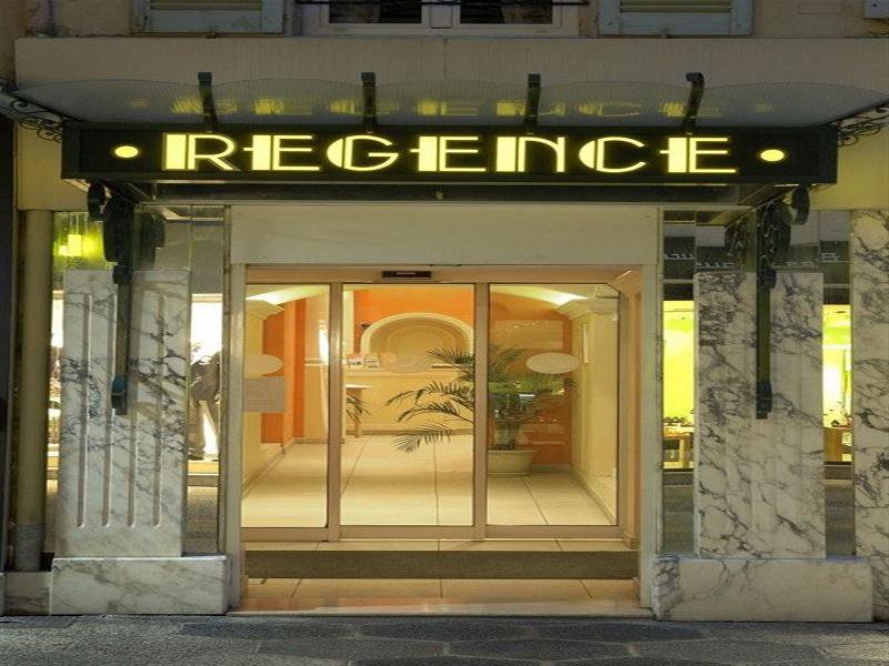 Regence in Nizza, Nizza Außenaufnahme