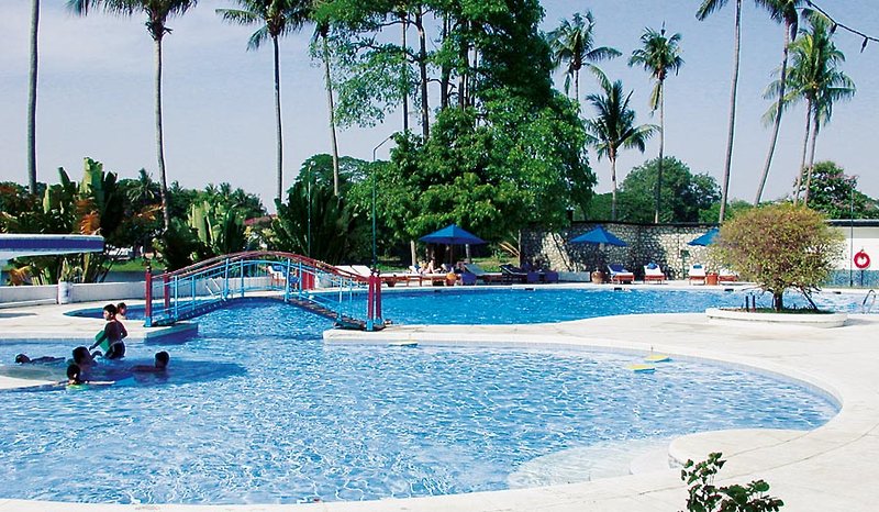 Inya Lake Hotel in Yangon, Rangun (Myanmar) Pool