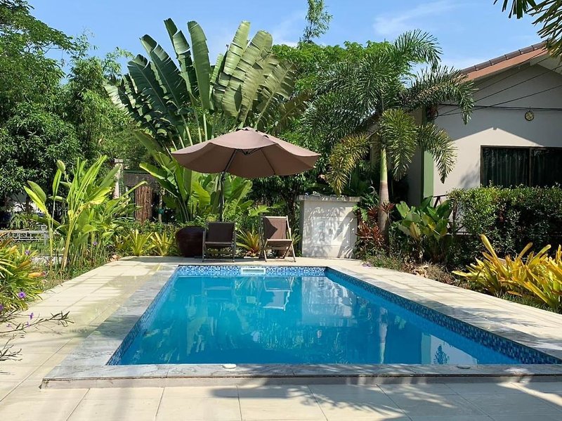 Longlake Resort in Si Racha, Bangkok Pool