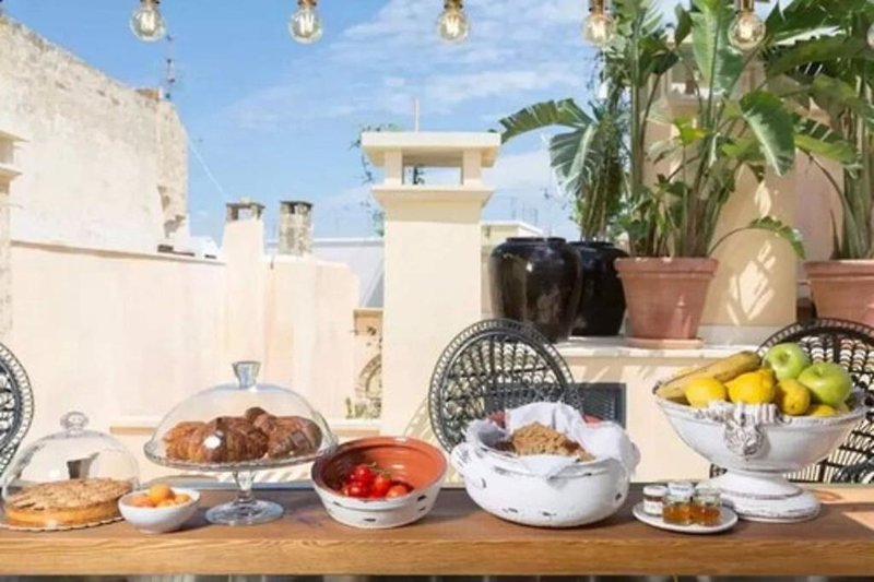 Palazzo Colombo in Gallipoli, Bari Restaurant