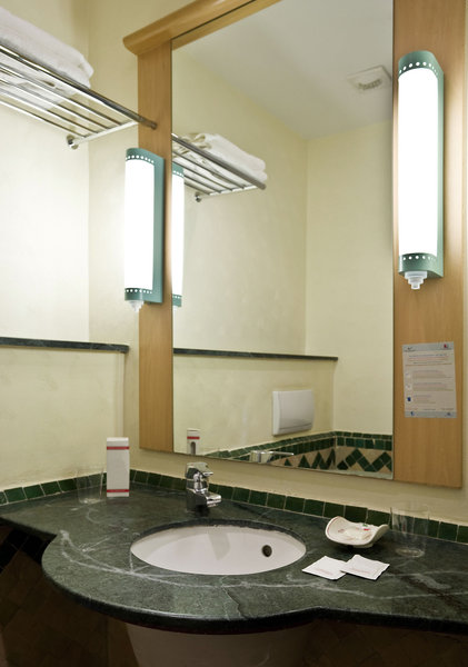 Ibis Moussafir Fnideq in Fnideq, Tanger (Marokko) Badezimmer