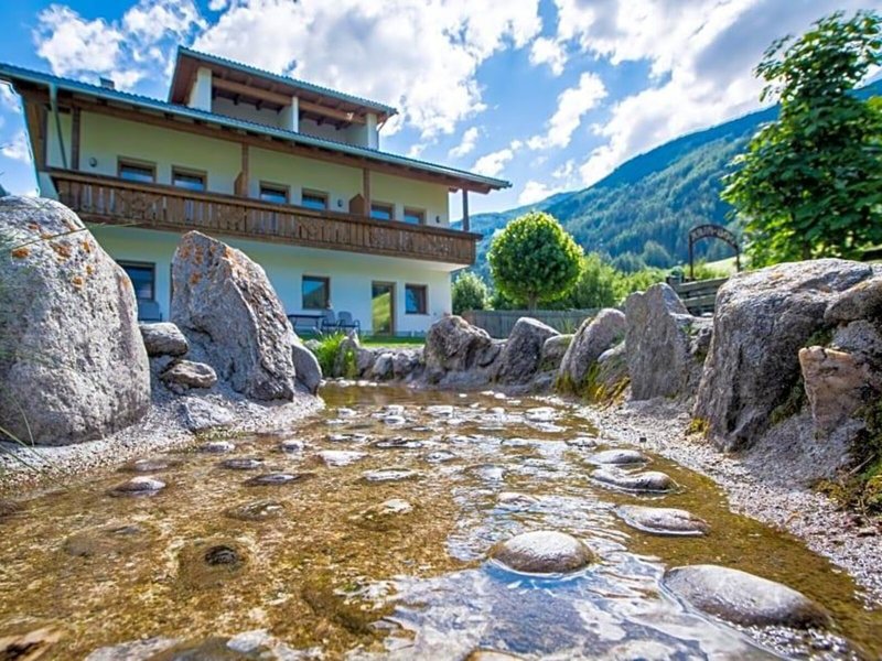 Sonja in Steinhaus, Bolzano Außenaufnahme