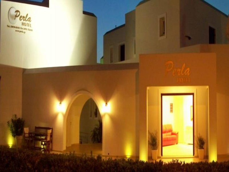 Perla Hotel in Agios Prokopios, Santorini Außenaufnahme