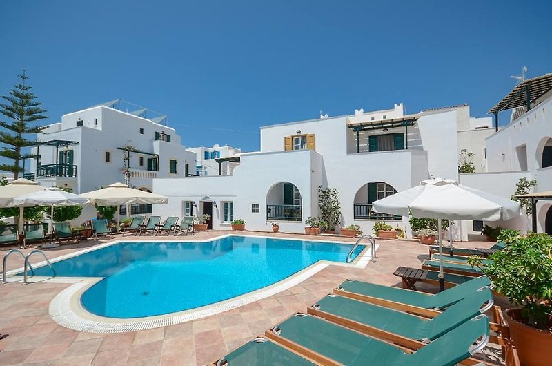 Spiros Hotel in Naxos Stadt, Santorini Außenaufnahme