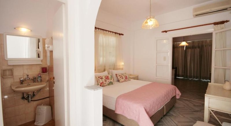 Hara's Apartments & Studios in Naoussa, Santorini Wohnbeispiel