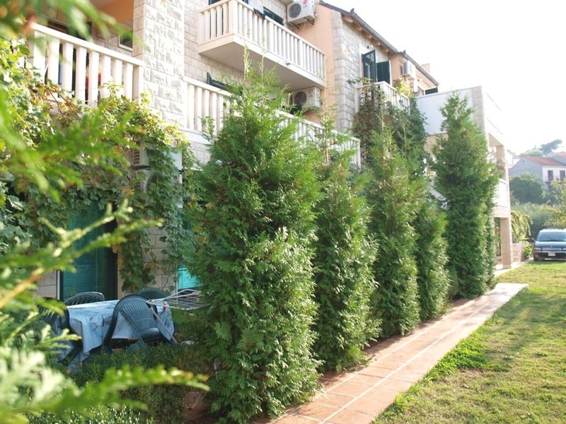 Apartmani Santic in Postira, Split (Kroatien) Außenaufnahme