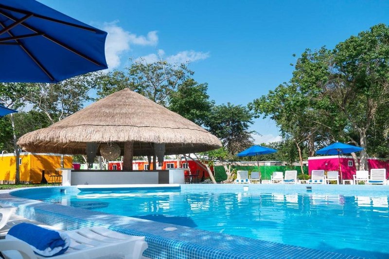 Colorbox beds and rooms by Milenium in Tulum, Cancun Pool