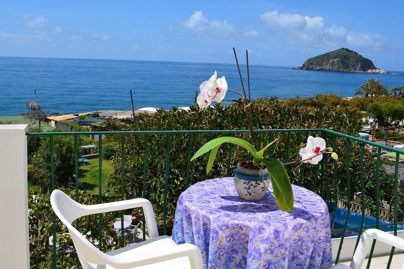 Hotel Maronti in Lido dei Maronti, Neapel Terasse