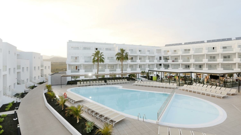 SENTIDO ÆQUORA Lanzarote Suites in Puerto del Carmen, Lanzarote Pool