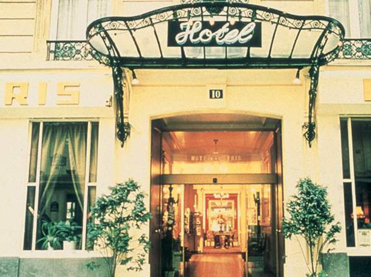 Peyris Opera in Paris, Paris-Charles De Gaulle Außenaufnahme