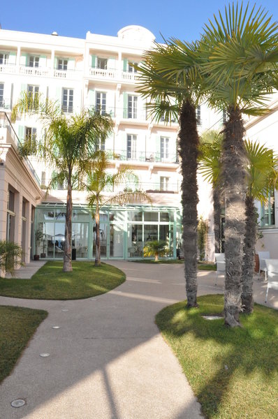 Hôtel Vacances Bleues Balmoral in Menton, Nizza Außenaufnahme