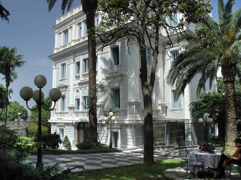 Hotel Flora in Frascati, Rom-Fiumicino Außenaufnahme