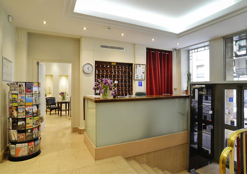 Ambassadeur in Paris, Paris-Charles De Gaulle Lounge/Empfang