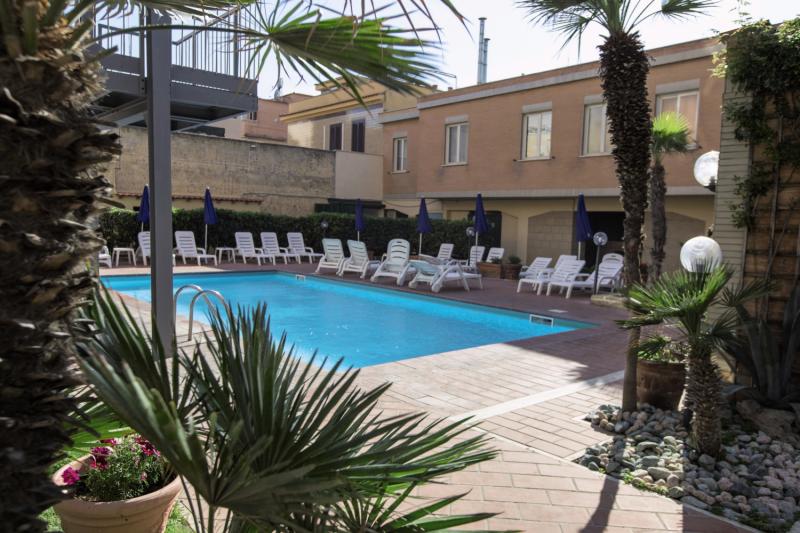 Villa Margherita in Ladispoli, Rom-Fiumicino Pool