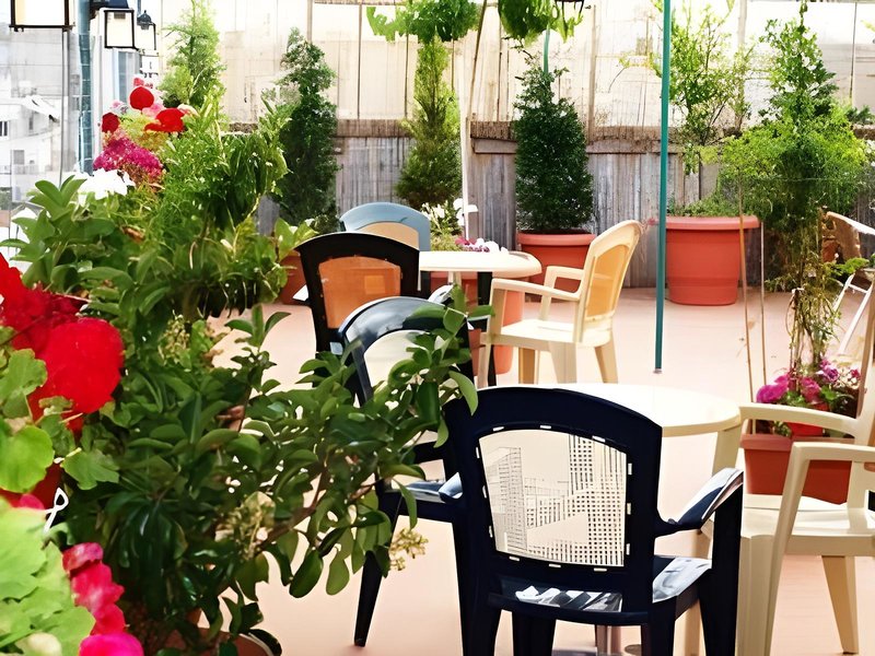 Exarchion in Athen, Athen Terrasse