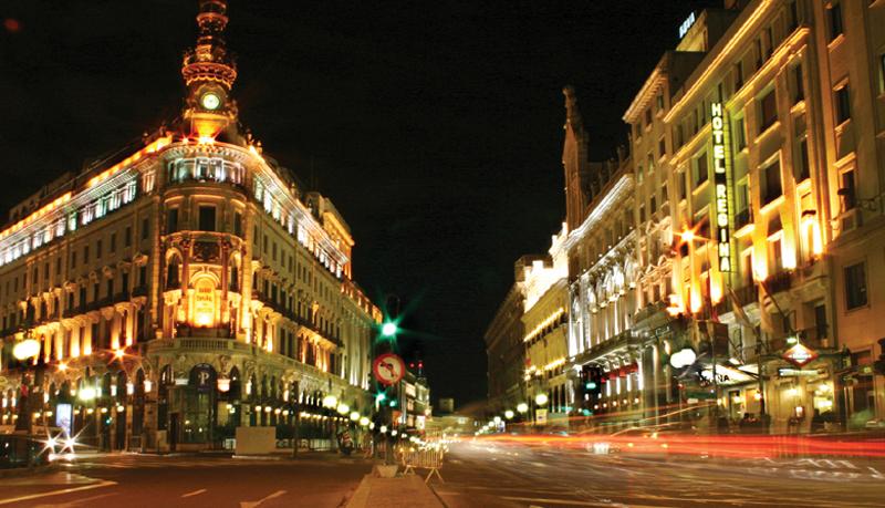 Regina in Madrid, Madrid Außenaufnahme
