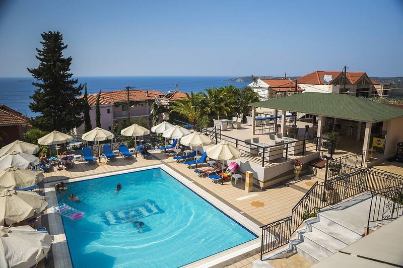Saoulas Studios in Lourdata, Kefalonia Pool