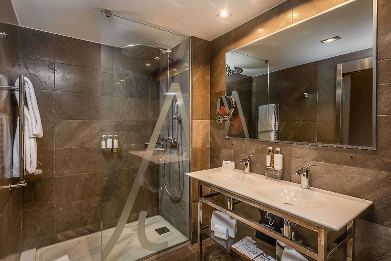 Artiem Asturias in Quintueles, Bilbao Badezimmer