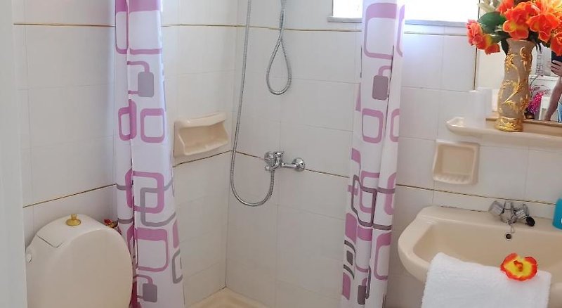 Evli Apartments in Rethymno, Chania (Kreta) Badezimmer