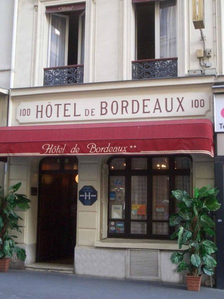De Bordeaux in Paris, Paris-Charles De Gaulle Außenaufnahme