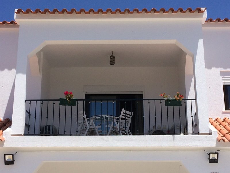 Sublime Sun and Van, By Meco Stays in Sesimbra, Lissabon Außenaufnahme