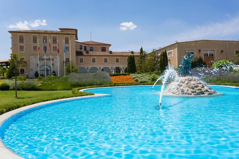 Domus Selecta Torremilanos in Aranda de Duero, Bilbao Pool