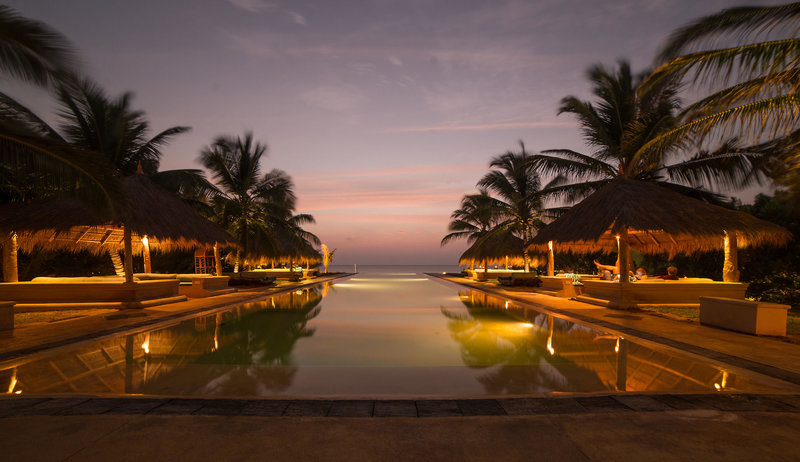 Bar Reef Resort in Kalpitiya, Colombo Pool