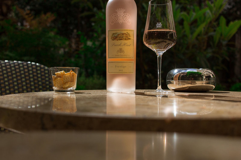 B Montmartre in Paris, Paris-Orly Restaurant