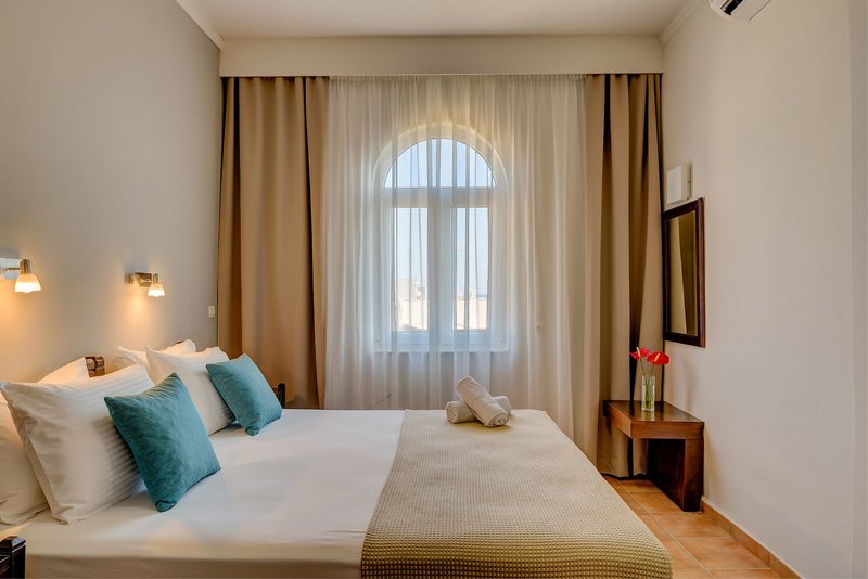 Corinna Mare Suites & Studios in Kalamaki Beach, Chania (Kreta) Wohnbeispiel