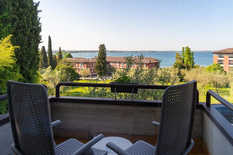 Desireè in Sirmione, Mailand (Malpensa) Terrasse