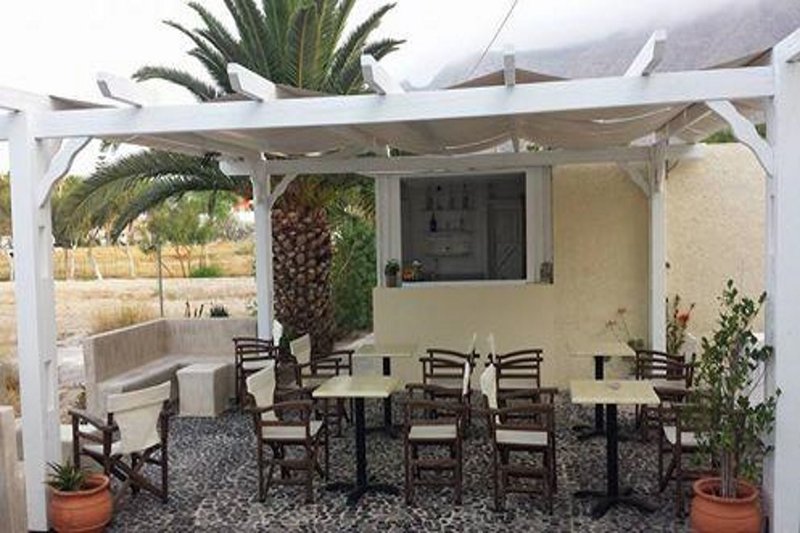 Ifestia Hotel in Kamari, Santorini Terrasse