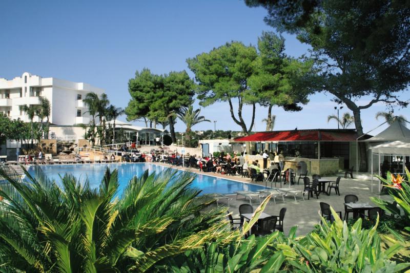 Hotel Fontane Bianche Village in Fontane Bianche, Catania Pool