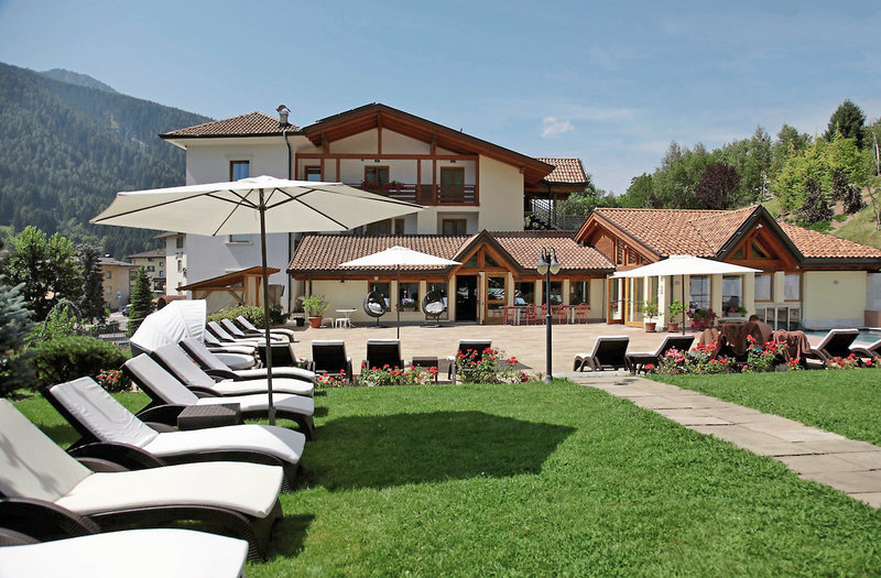 Hotel Salvadori in Mezzana, Garten