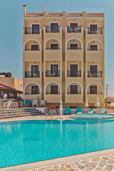 Blue Bay Hotel in Karpathos-Stadt, Karpathos Außenaufnahme