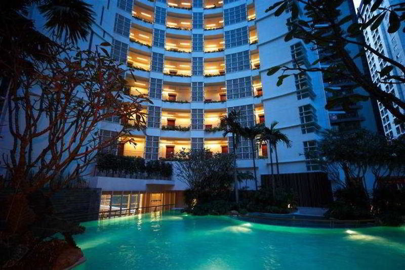 Dusit Suites Hotel Ratchadamri in Bangkok, Bangkok Pool