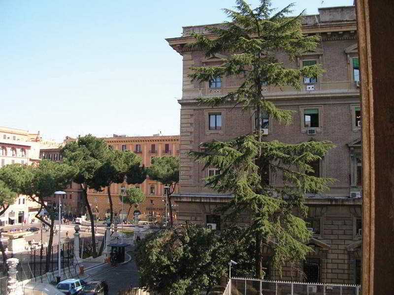 New Morpheus in Rom, Rom-Fiumicino Außenaufnahme