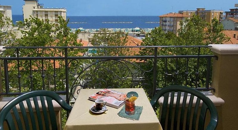 Savoia in Cesenatico, Terrasse