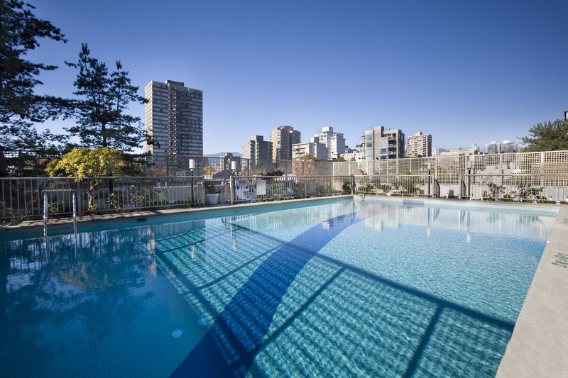 Sandman Suites Vancouver - Davie Street in Vancouver, Vancouver Pool