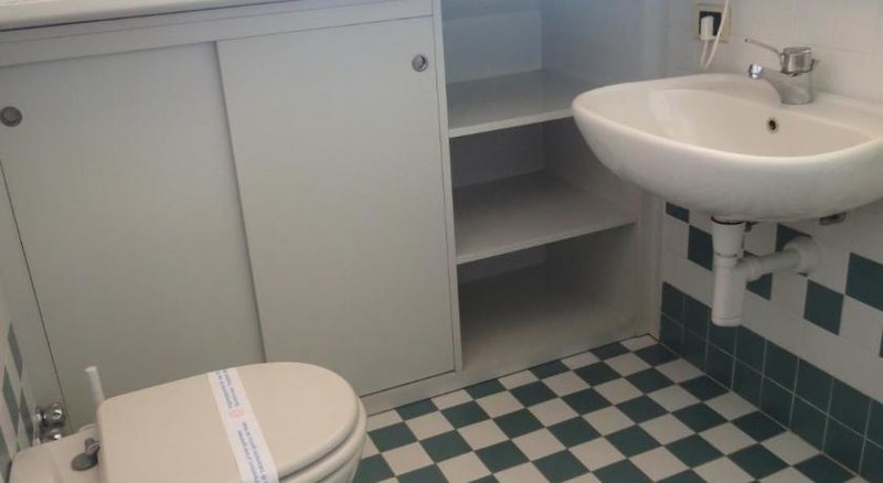 Eden in Cinquale, Pisa Badezimmer