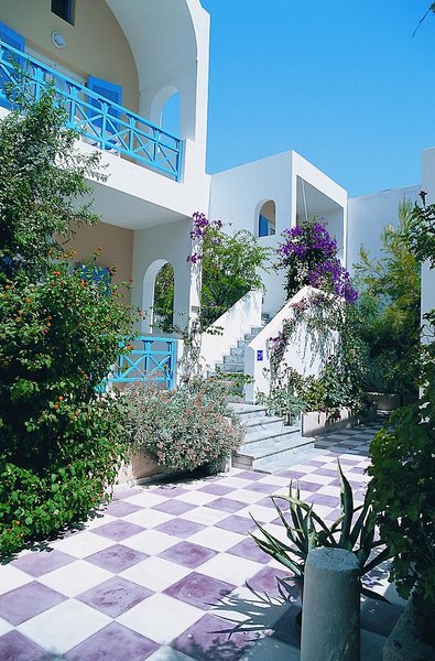 Kamari Beach Hotel in Kamari, Santorini Außenaufnahme